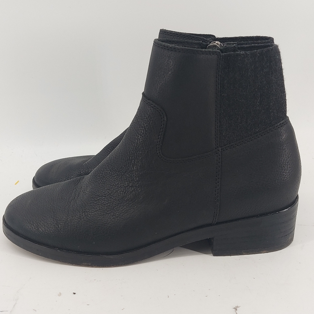 Eileen Fisher Leather Chelsea Ankle Boot Black in Size 6